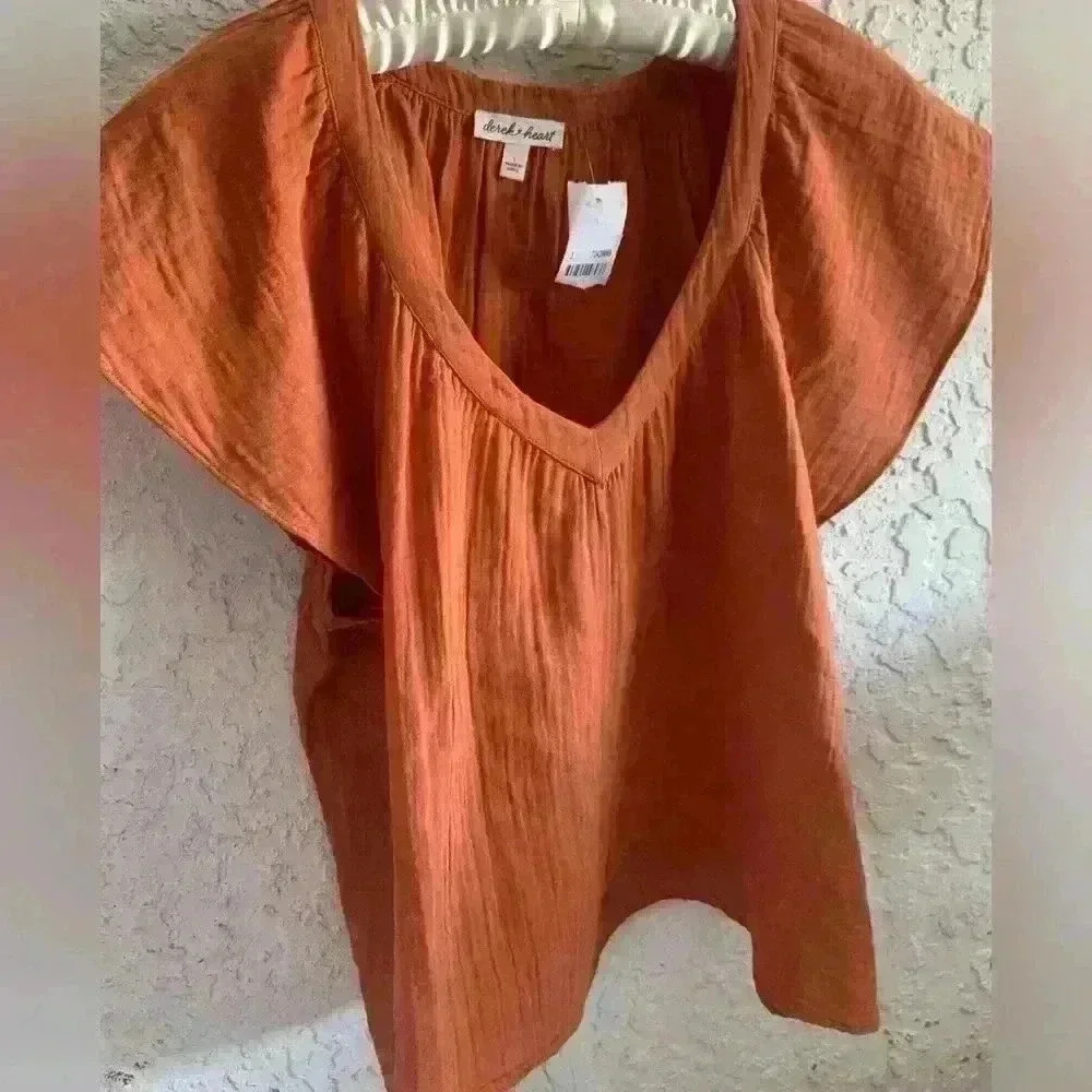 Derek Heart NWT Womens L V Neck Short Bell Sleeve Burnt Orange Tunic Blouse